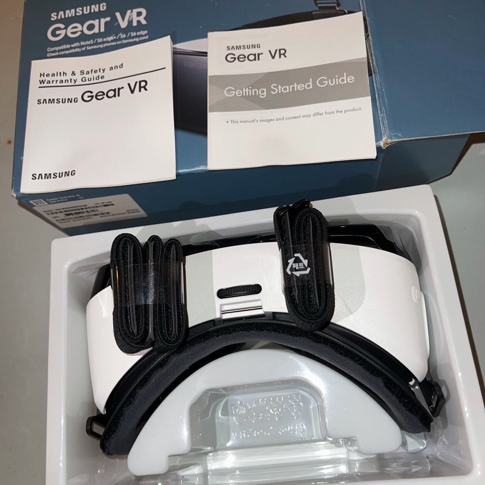 Samsung Gear VR *NEW*